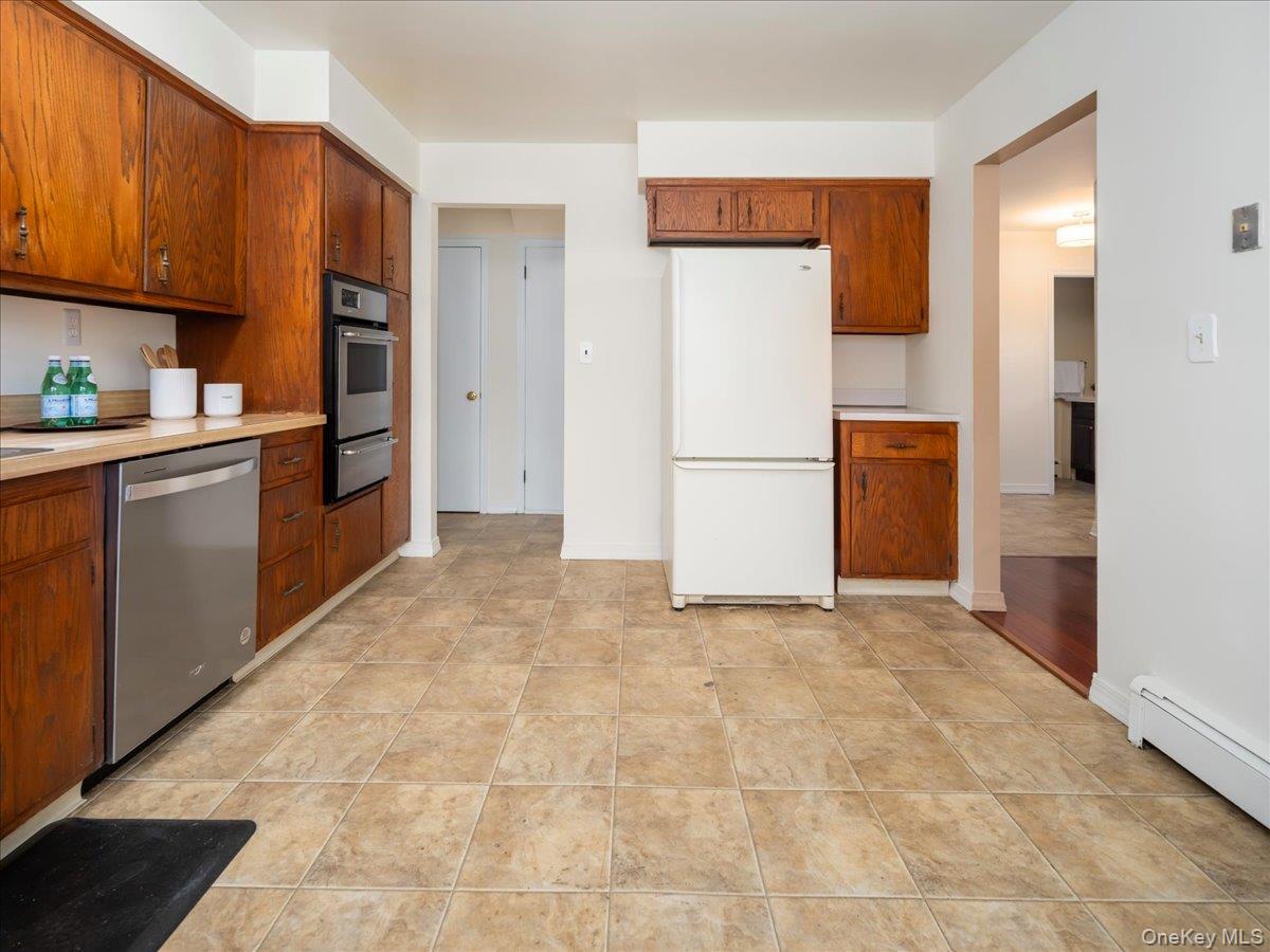 3 Spring Rock Place Spring Valley, NY 10977 - Photo 11 of 42