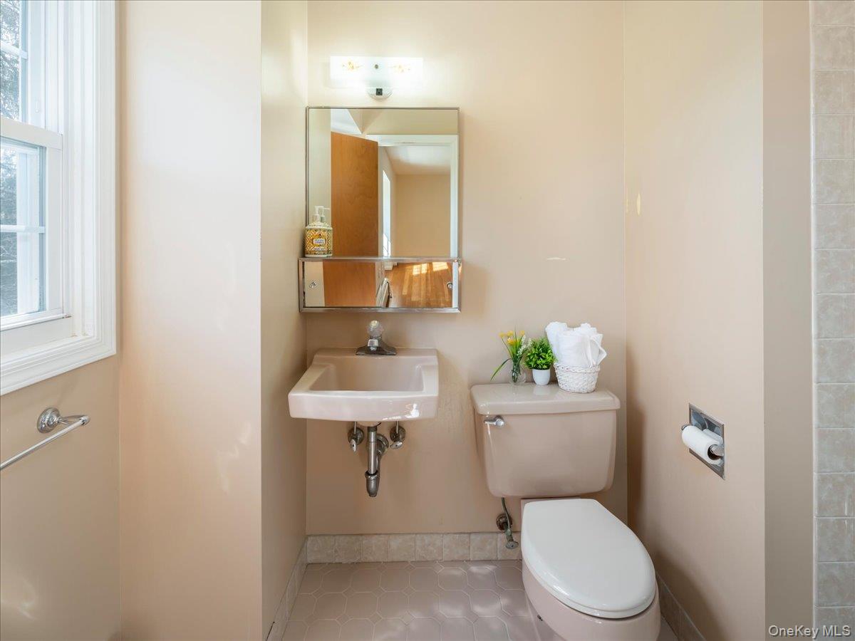 3 Spring Rock Place Spring Valley, NY 10977 - Photo 25 of 42 Full Bathroom w/Shower