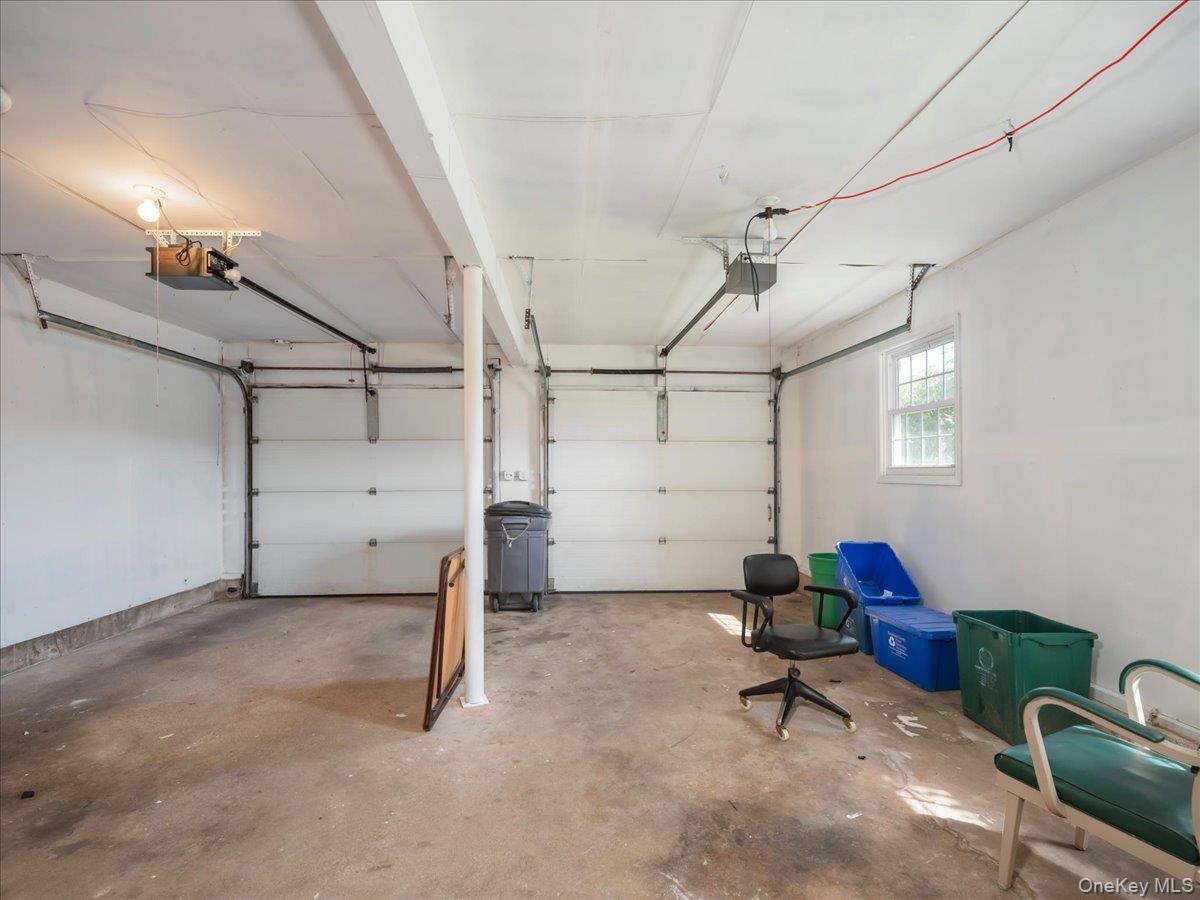 3 Spring Rock Place Spring Valley, NY 10977 - Photo 26 of 42 2-Car Garage