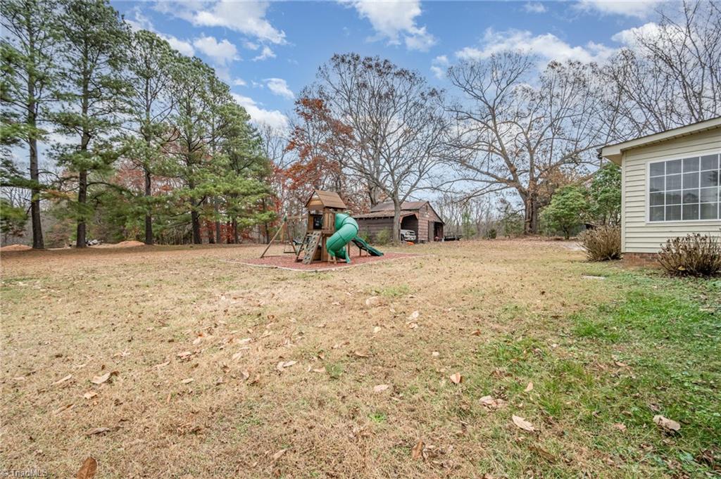 1660 Michael Road Lexington, NC 27295 - Photo 25 of 29 Huge Backyard
