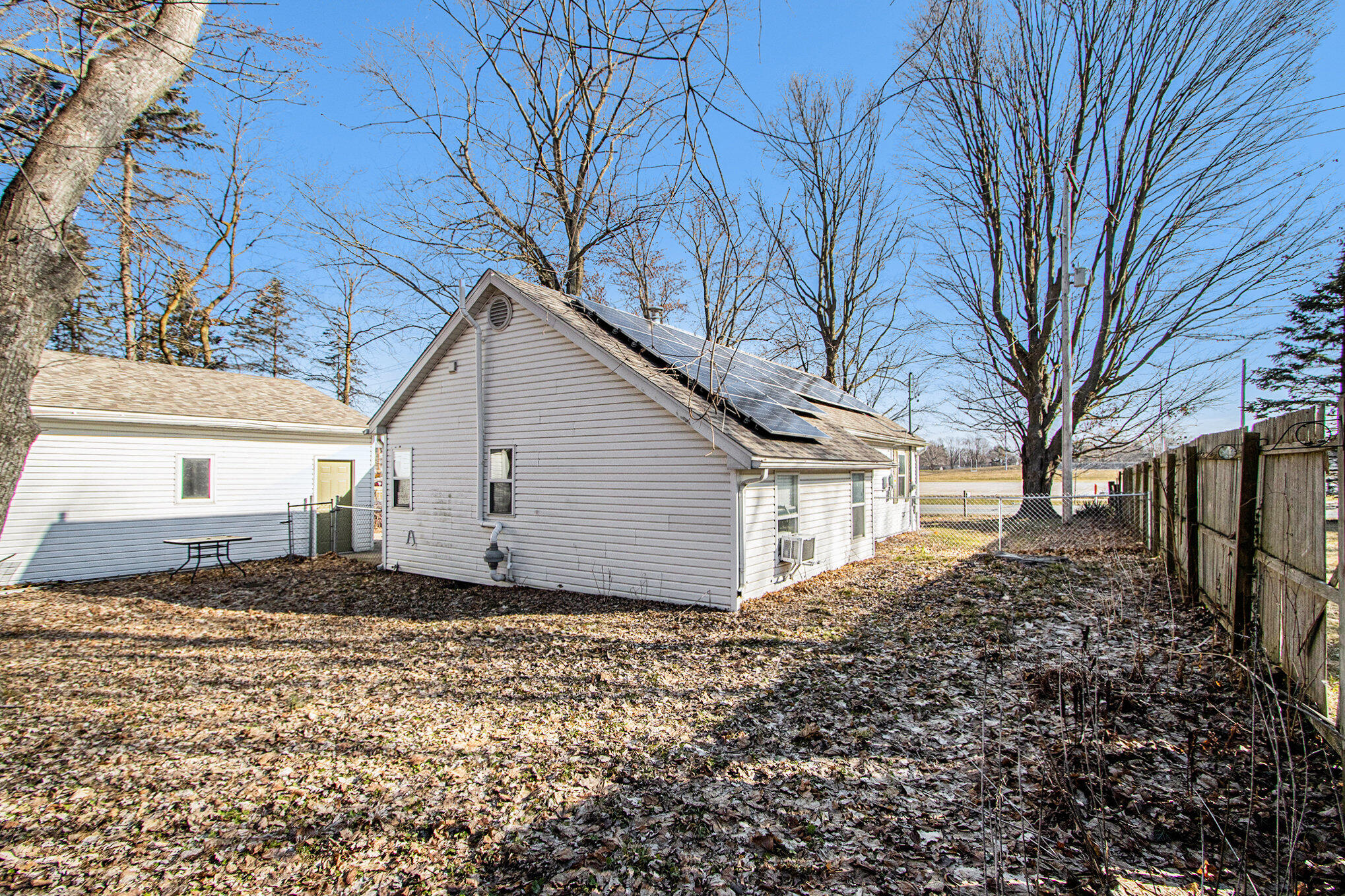 2233 North Drake Road Kalamazoo, MI 49009 - Photo 3 of 20 2233 3