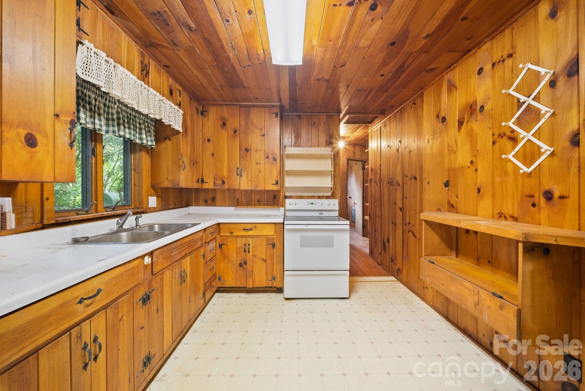 65 Gurney Franklin Road Newland, NC 28657 - Photo 6 of 25