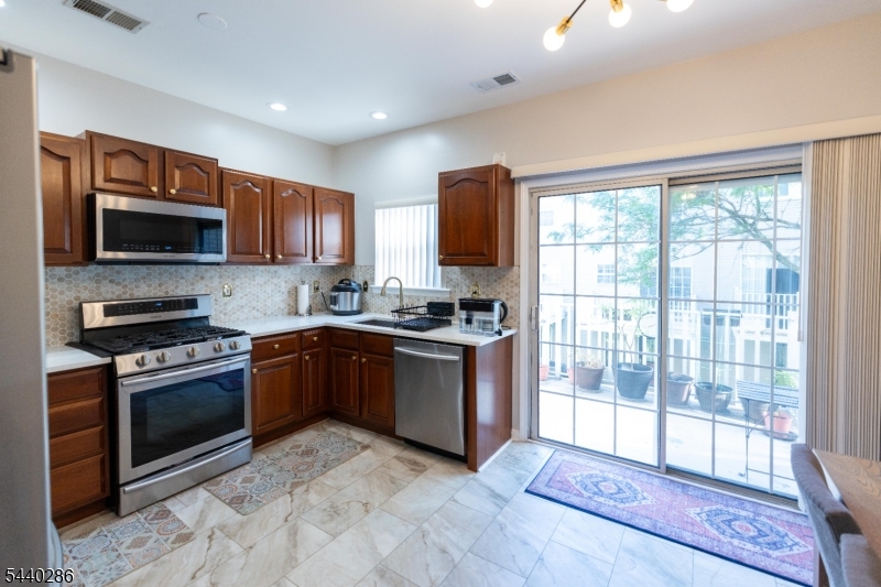248 Warren Street Newark, NJ 07103 - Photo 11 of 23