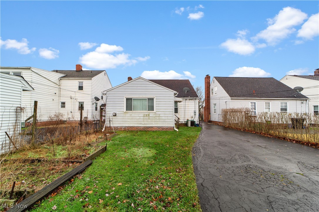 4057 Wilmington Road Cleveland, OH 44121 - Photo 33 of 34