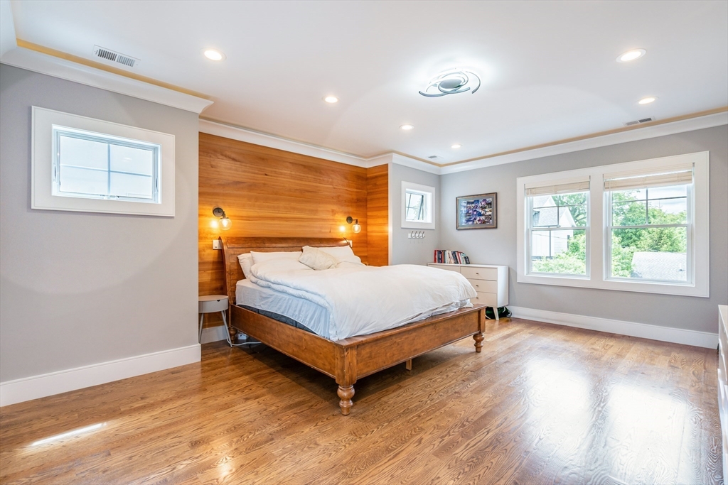 19 Shute Path Newton, MA 02459 - Photo 9 of 26