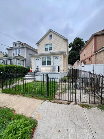 $969,000 | 110-34 214th Street | Bellaire Estates