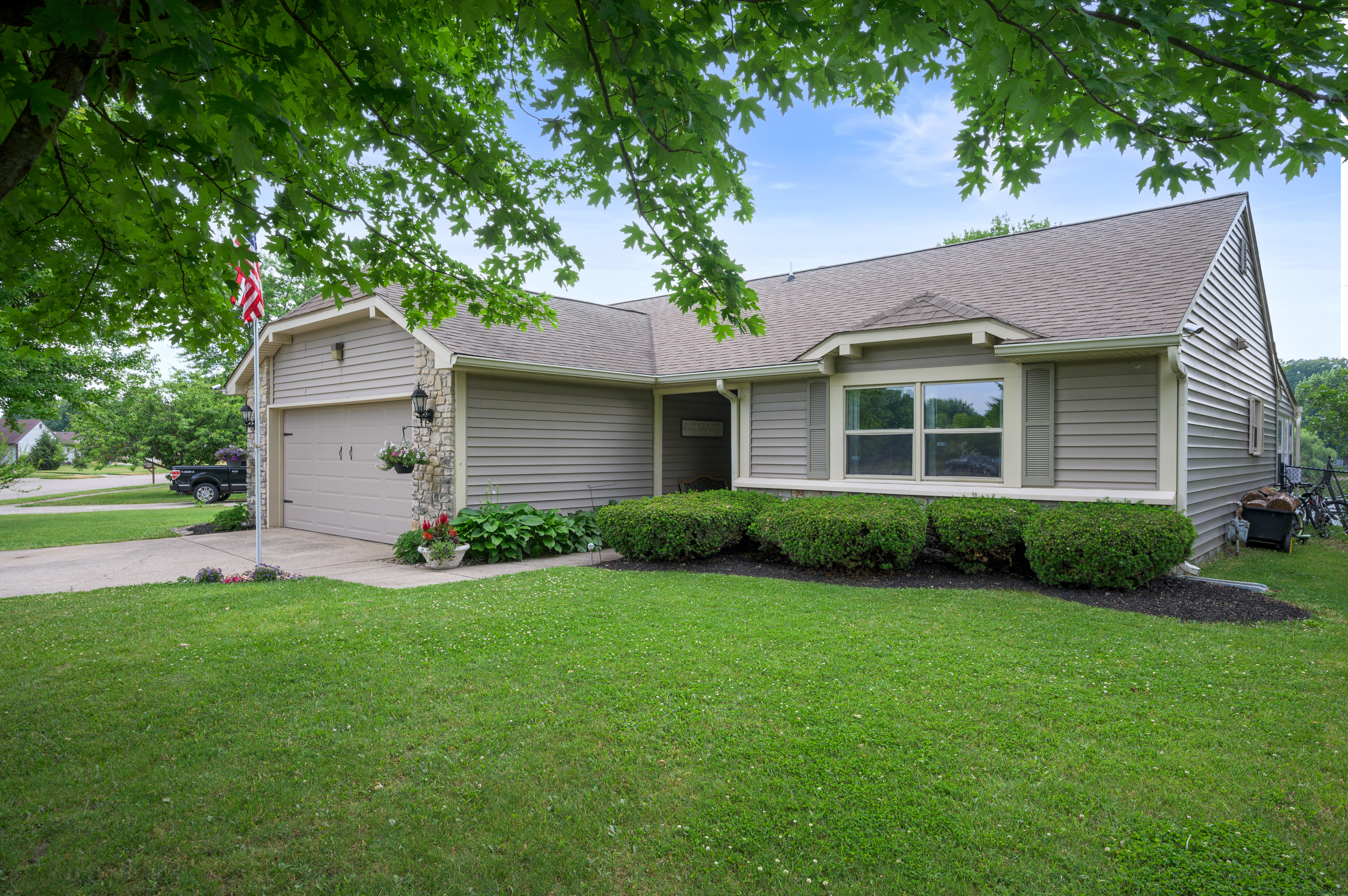 6256 Gunyon Way Indianapolis, IN 46237 - Photo 2 of 24