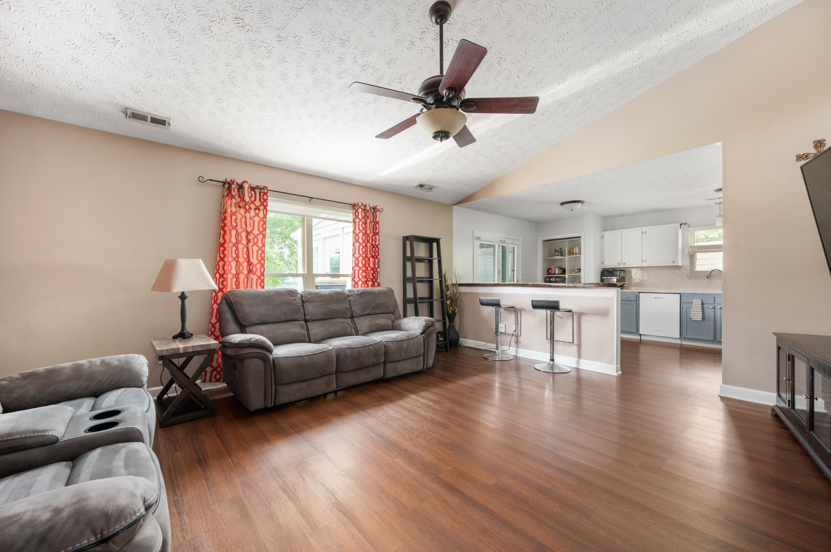 6256 Gunyon Way Indianapolis, IN 46237 - Photo 7 of 24