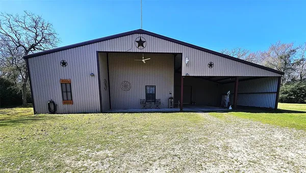 $425,000 | 414 Lcr 763, Groesbeck, TX 76642