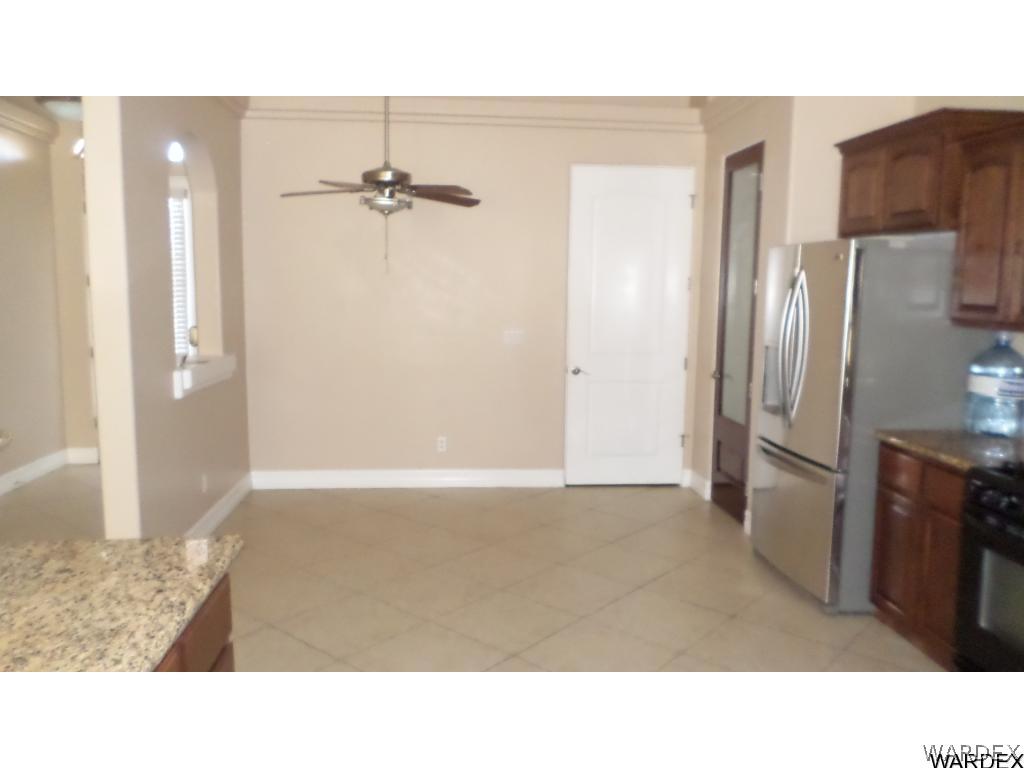 2074 Jamie Road Fort Mohave, AZ 86426 - Photo 11 of 35 Kitchen