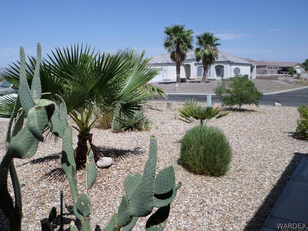 2074 Jamie Road Fort Mohave, AZ 86426 - Photo 5 of 35 Beautifully landscaped