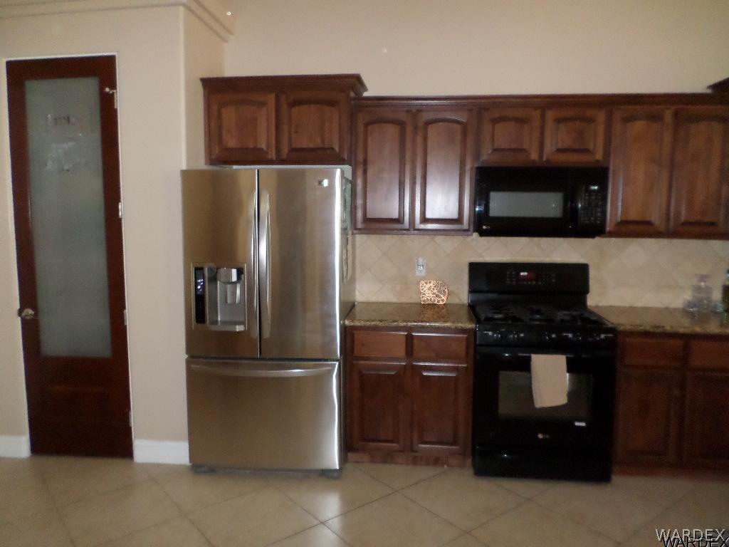2074 Jamie Road Fort Mohave, AZ 86426 - Photo 9 of 35 Kitchen Pantry