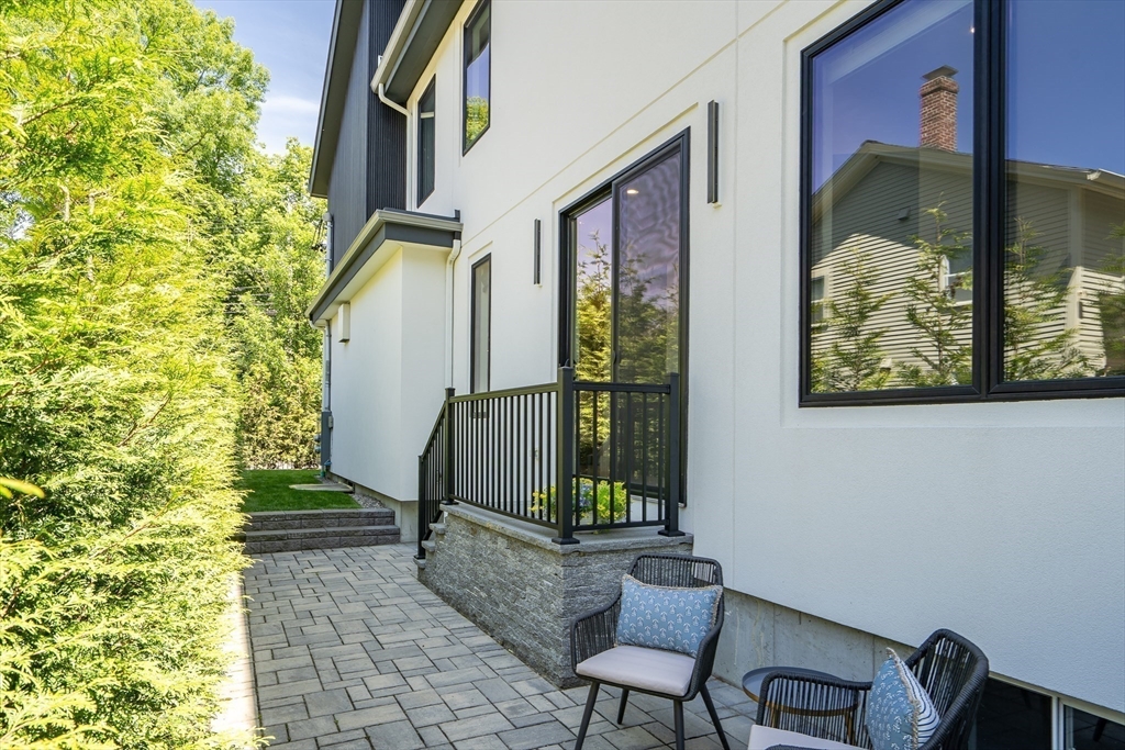 1242 Beacon Street Newton, MA 02468 - Photo 26 of 28
