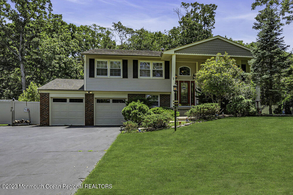 7 Nottingham Road Manalapan, NJ 07726 - Photo 37 of 41 001_dsc09750-1a