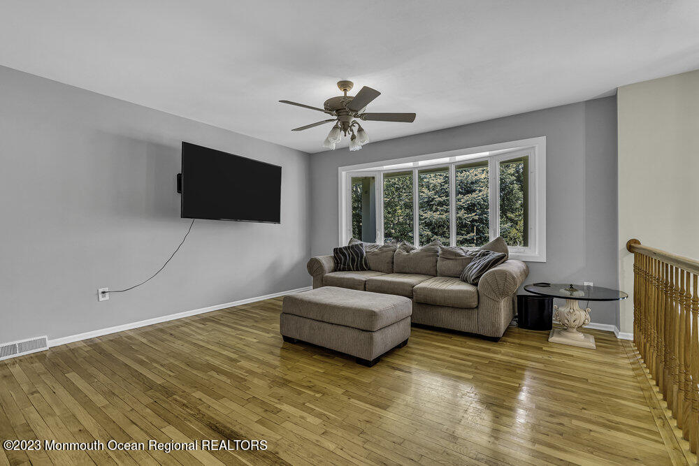 7 Nottingham Road Manalapan, NJ 07726 - Photo 8 of 41 011_dsc09605