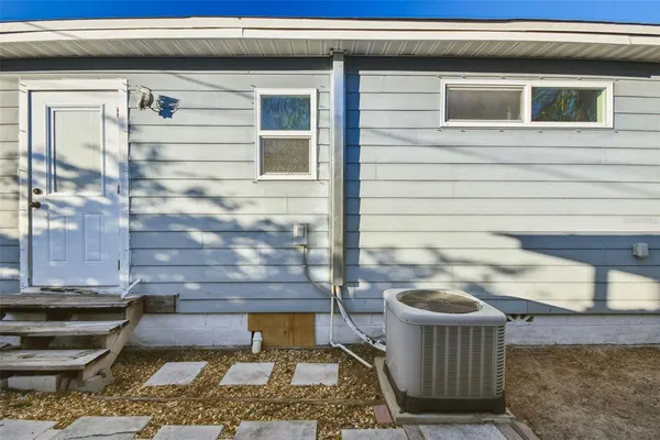 $2,950 | 2310 30th Avenue North, St. Petersburg, FL 33713