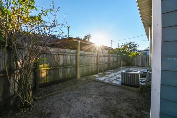 $2,950 | 2310 30th Avenue North, St. Petersburg, FL 33713