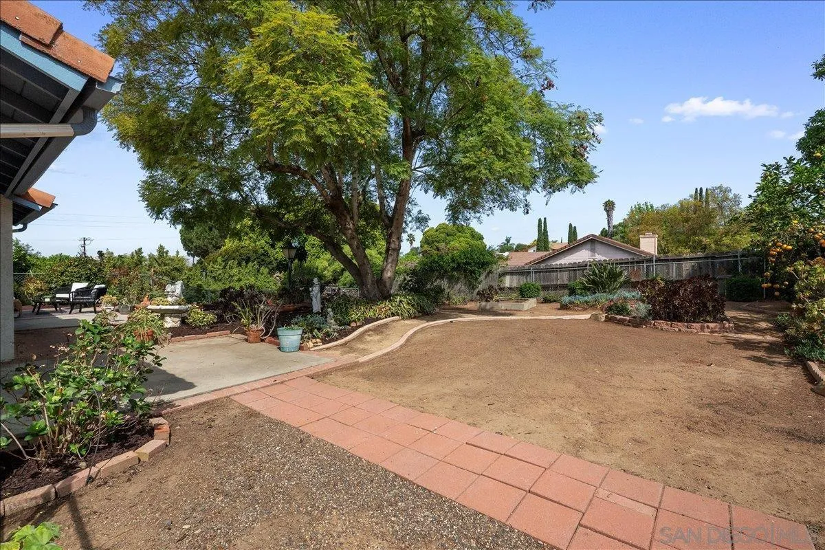 445 Cancun Court Fallbrook, CA 92028 - Photo 24 of 28 Gallery Image 24