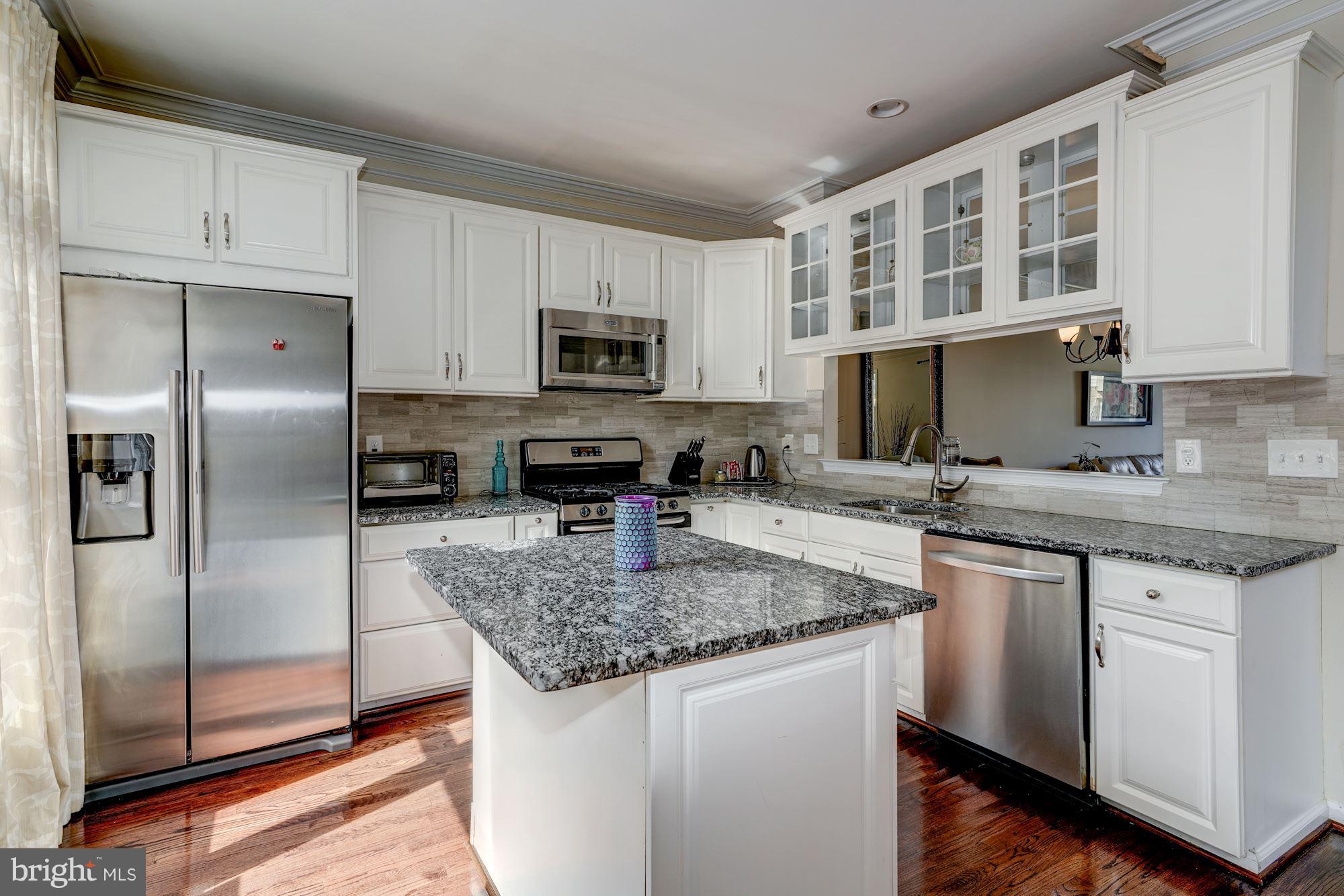 8708 Wadebrook Terrace Springfield, VA 22153 - Photo 11 of 30 Kitchen