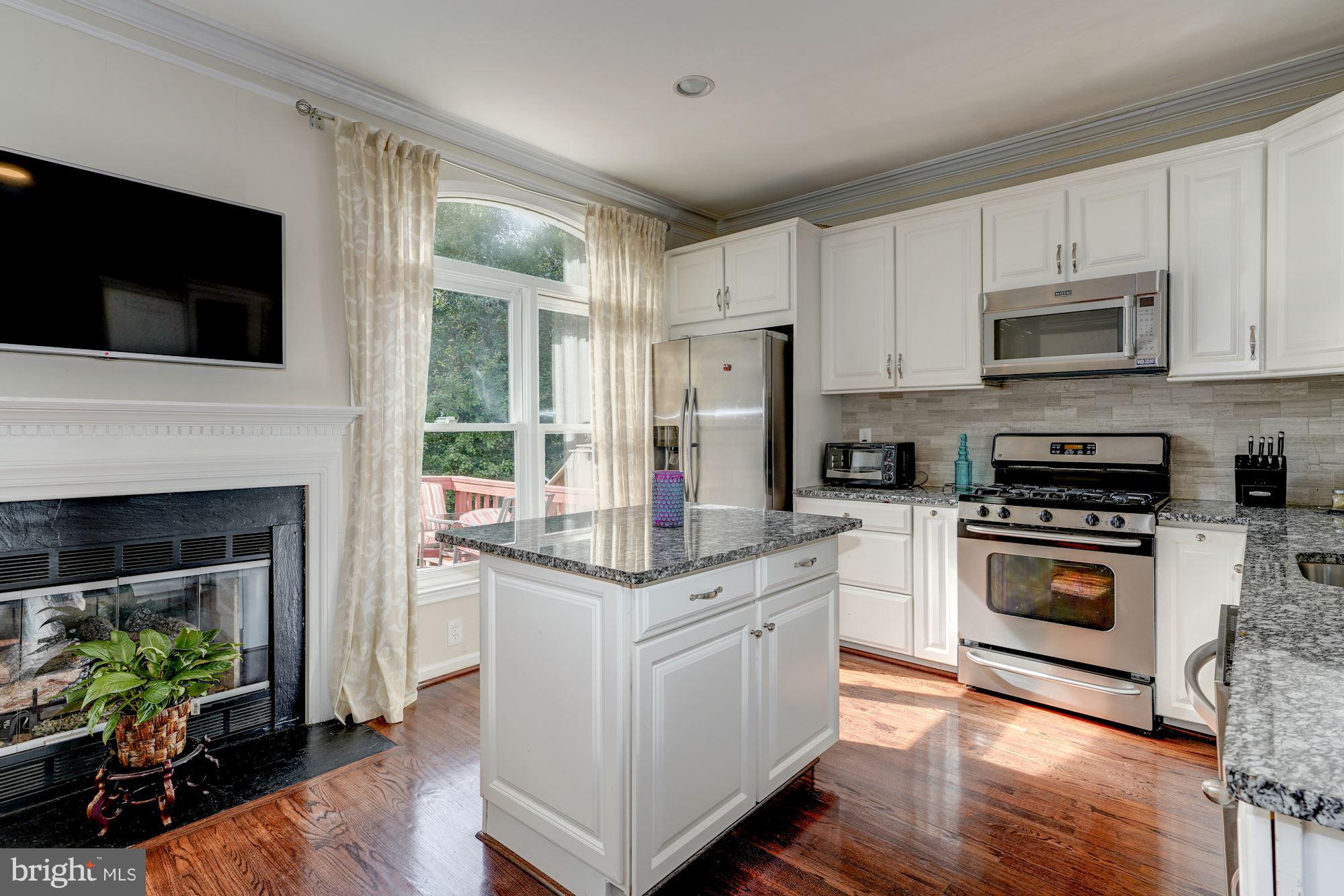 8708 Wadebrook Terrace Springfield, VA 22153 - Photo 12 of 30 Kitchen