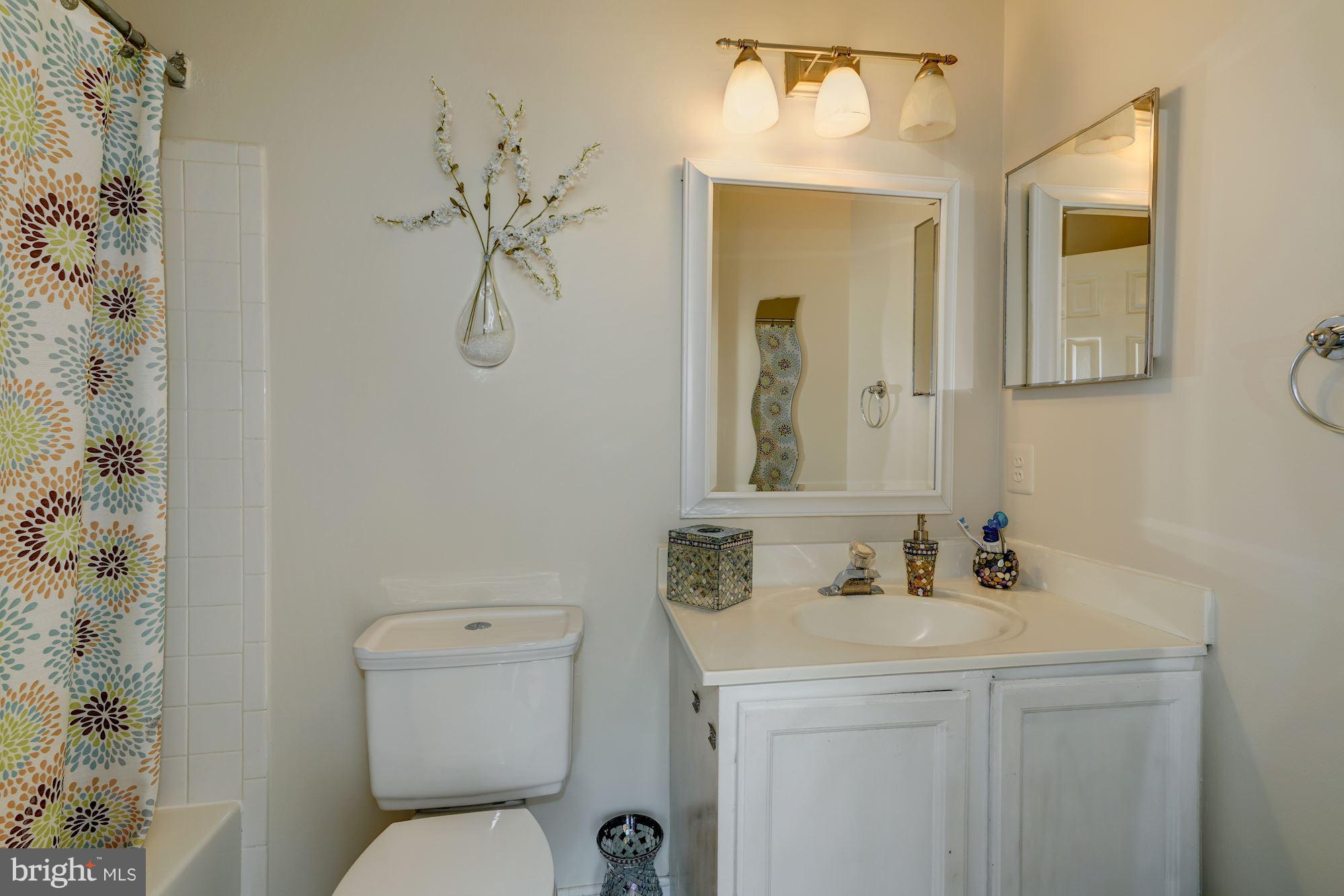 8708 Wadebrook Terrace Springfield, VA 22153 - Photo 23 of 30 Upper Level Full Bath