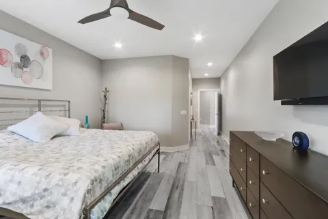$995,000 | 401 Abbey Ridge Court, Fontana, WI 53125