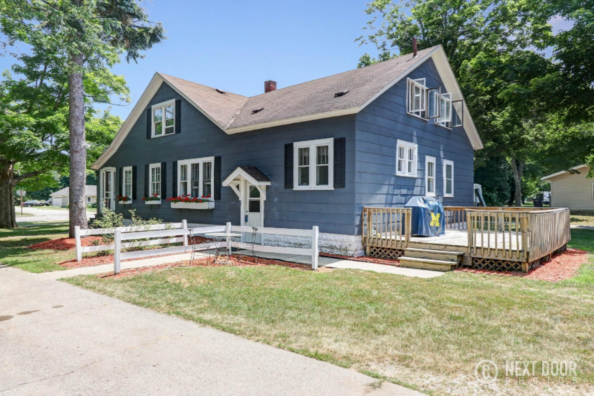 624 Lugers Road Holland, MI 49423 - Photo 2 of 24 IMG_1117_8_9