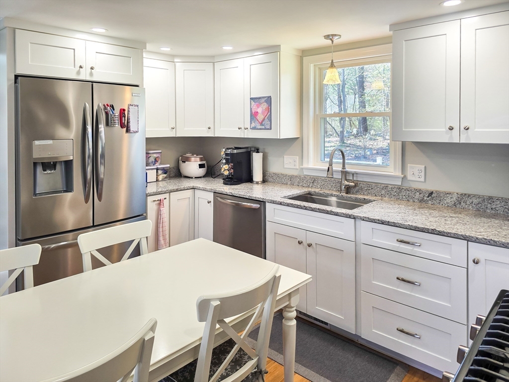 29 Anderson Road Stoughton, MA 02072 - Photo 2 of 23