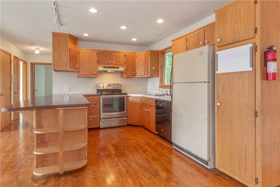 5 Valley Drive Westerly, RI 02891 - Photo 3 of 20 Gallery Image 3