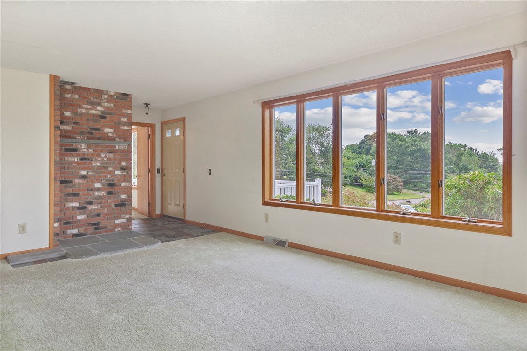 5 Valley Drive Westerly, RI 02891 - Photo 8 of 20 Gallery Image 8