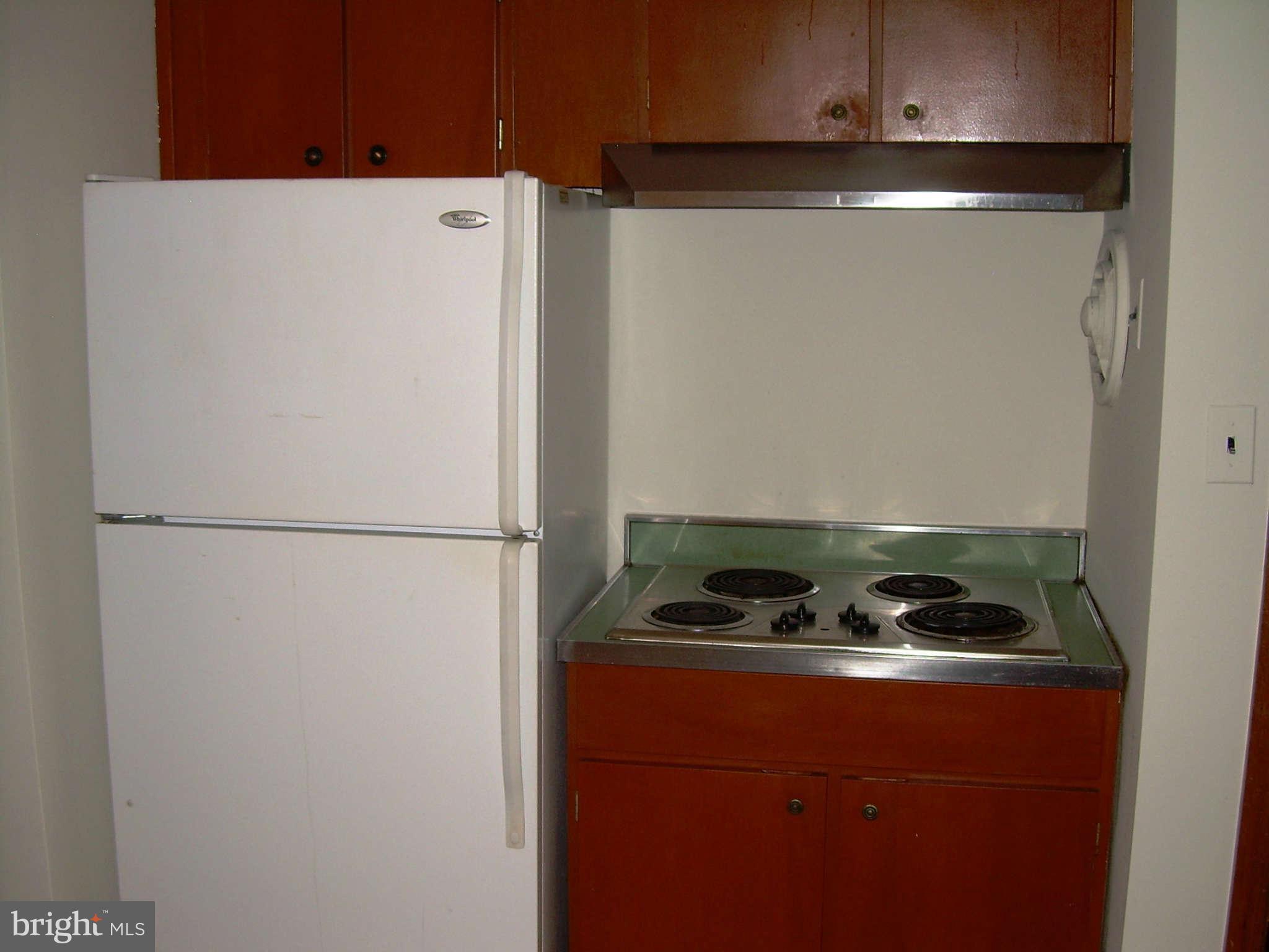 3117 River Drive Road Baltimore, MD 21219 - Photo 4 of 9 Kitchen