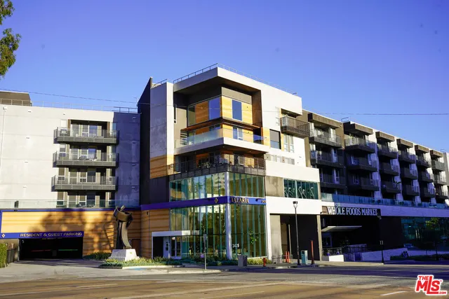 $3,814 | 3425 West Olive Avenue, Unit 410, Burbank, CA 91505