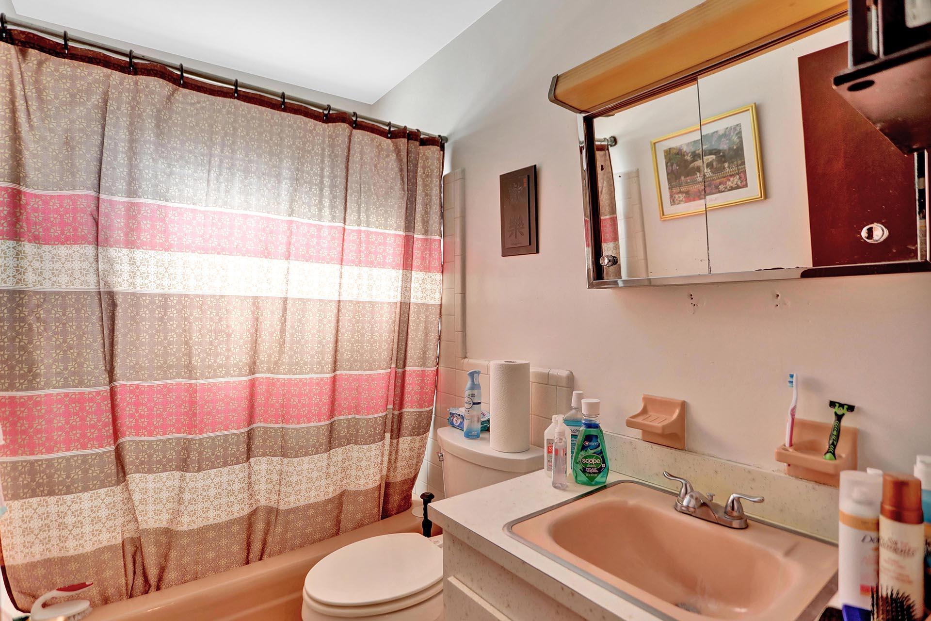 591 Silver Beach Road Riviera Beach, FL 33403 - Photo 12 of 29 G87A4099