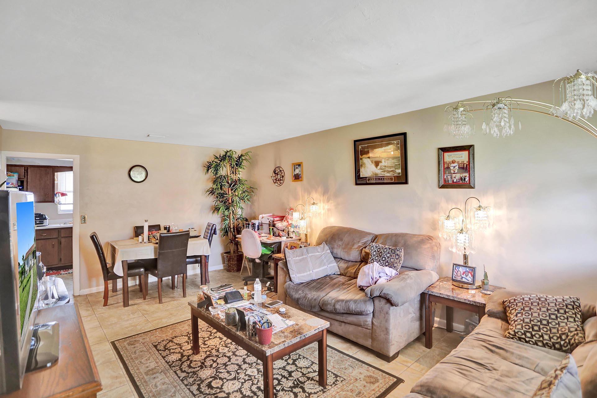 591 Silver Beach Road Riviera Beach, FL 33403 - Photo 6 of 29 G87A4081
