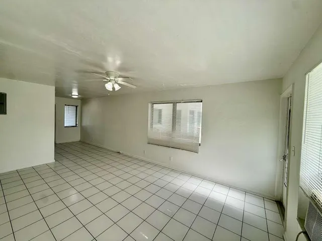 $1,700 | 1251 West River Drive, Unit 4, Margate, FL 33063