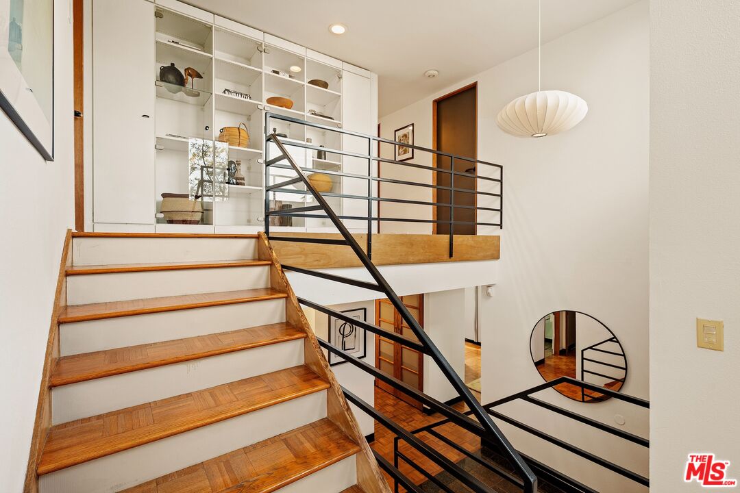 4303 San Rafael Avenue Los Angeles, CA 90042 - Photo 40 of 74 a view of entryway