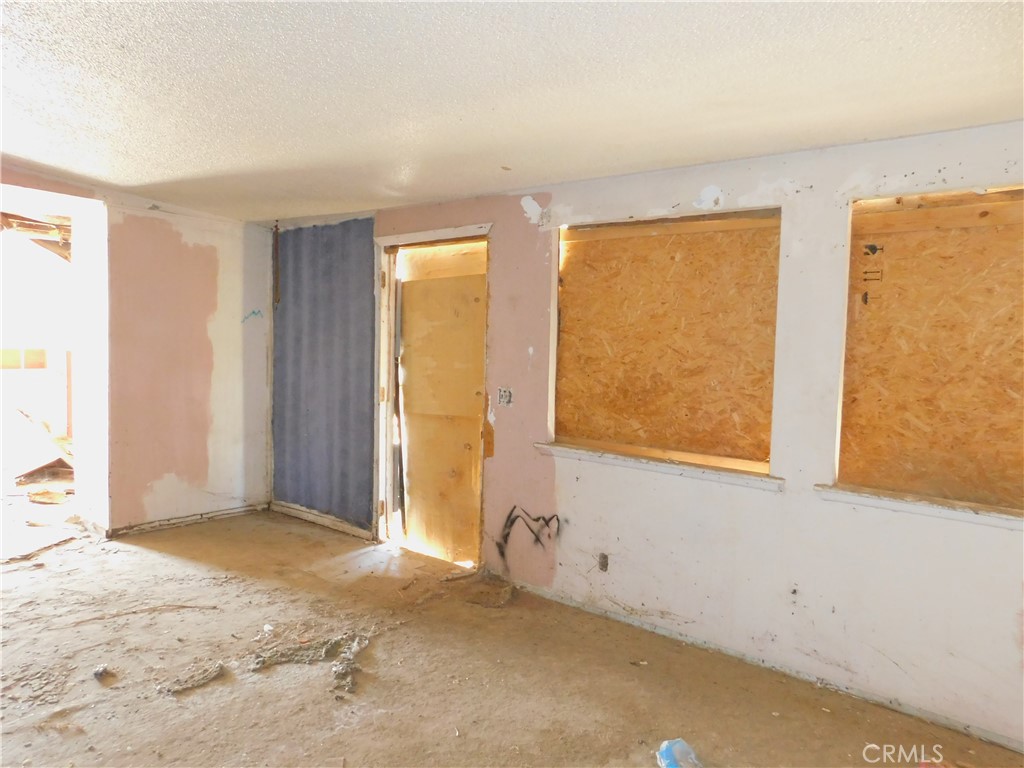 25372 Jade Road Barstow, CA 92311 - Photo 10 of 28