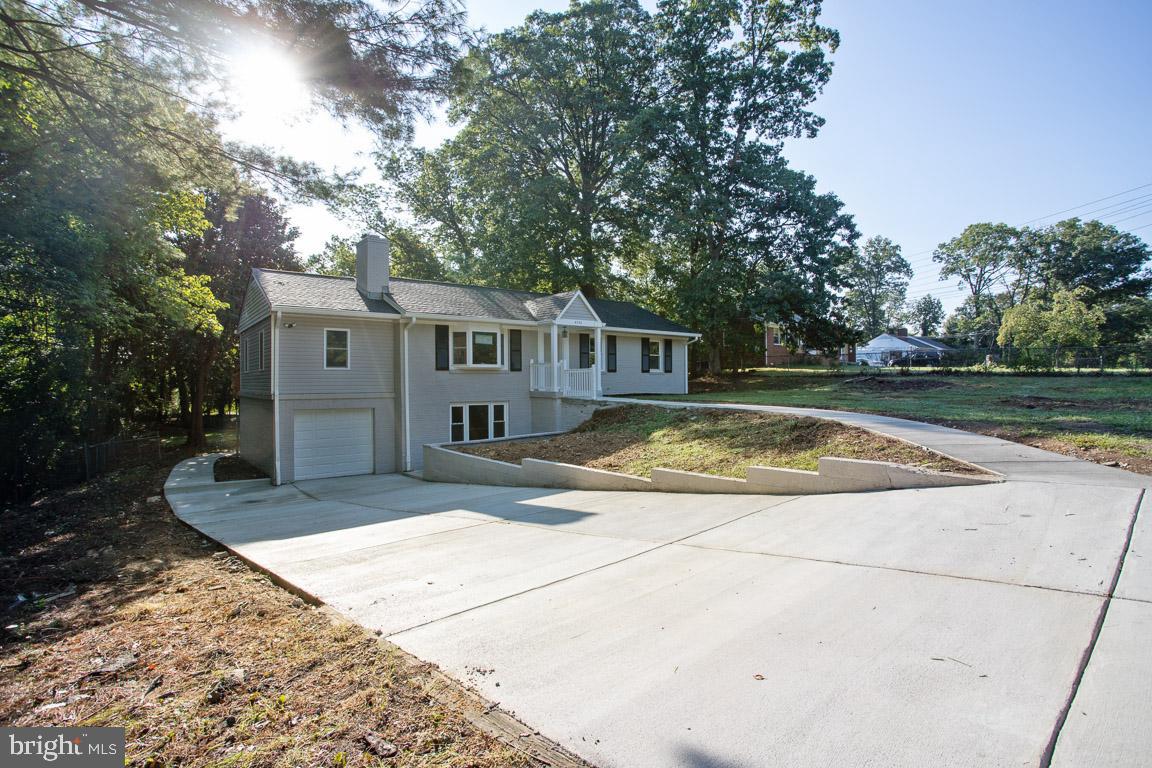 6725 Hackberry Street Springfield, VA 22150 - Photo 2 of 36