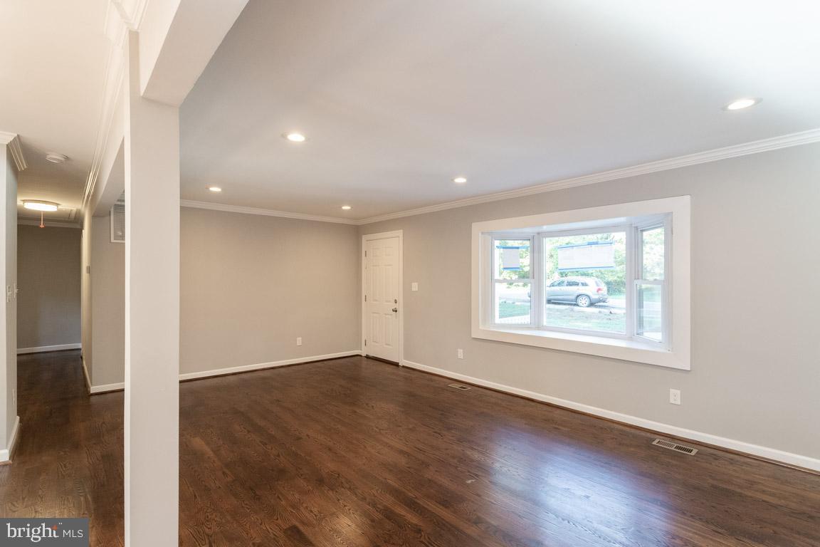 6725 Hackberry Street Springfield, VA 22150 - Photo 11 of 36