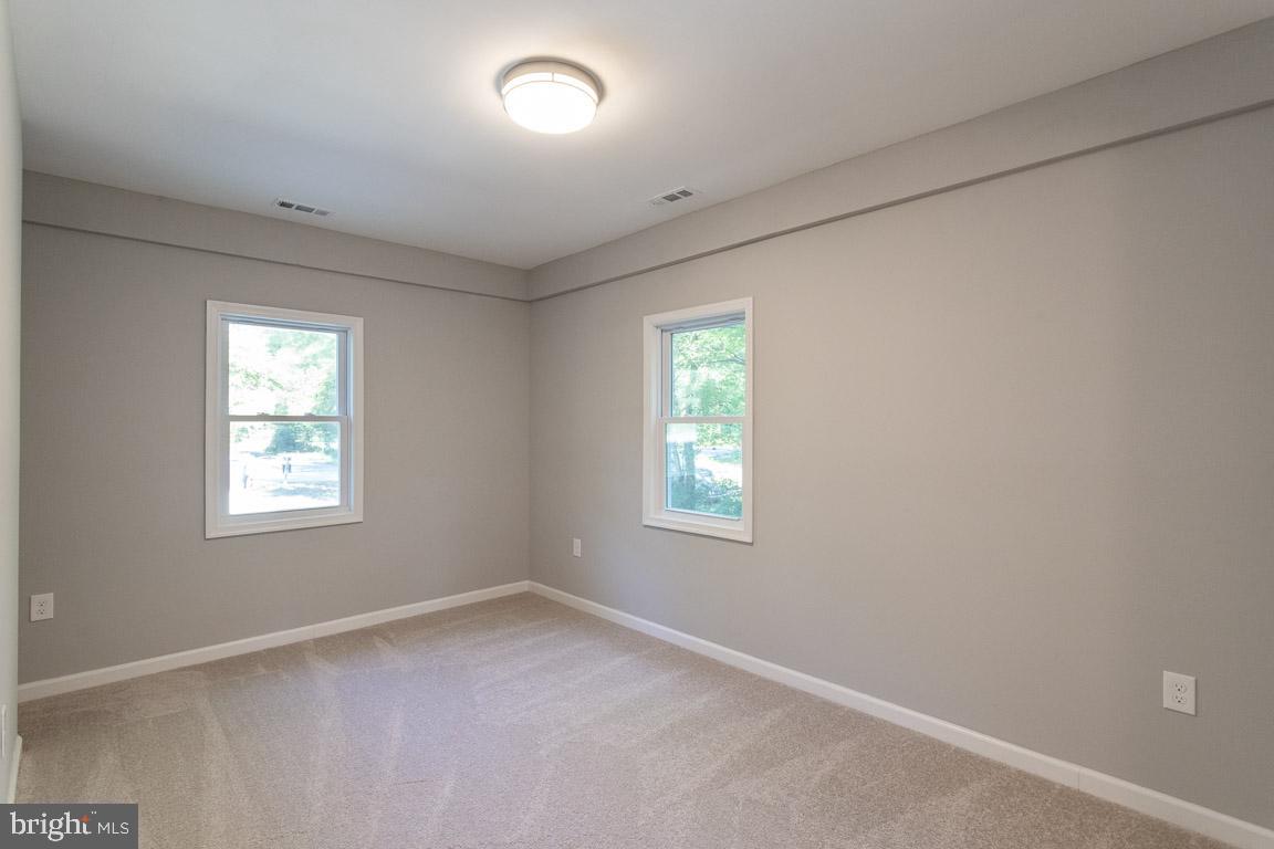6725 Hackberry Street Springfield, VA 22150 - Photo 12 of 36