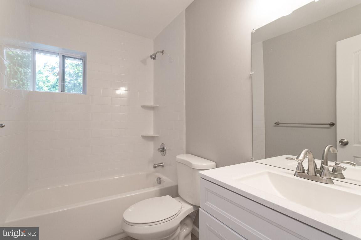 6725 Hackberry Street Springfield, VA 22150 - Photo 23 of 36