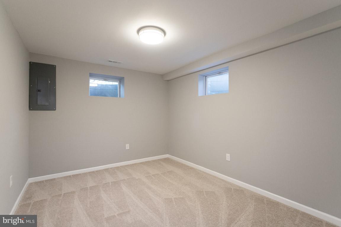 6725 Hackberry Street Springfield, VA 22150 - Photo 26 of 36