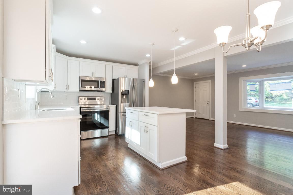 6725 Hackberry Street Springfield, VA 22150 - Photo 8 of 36