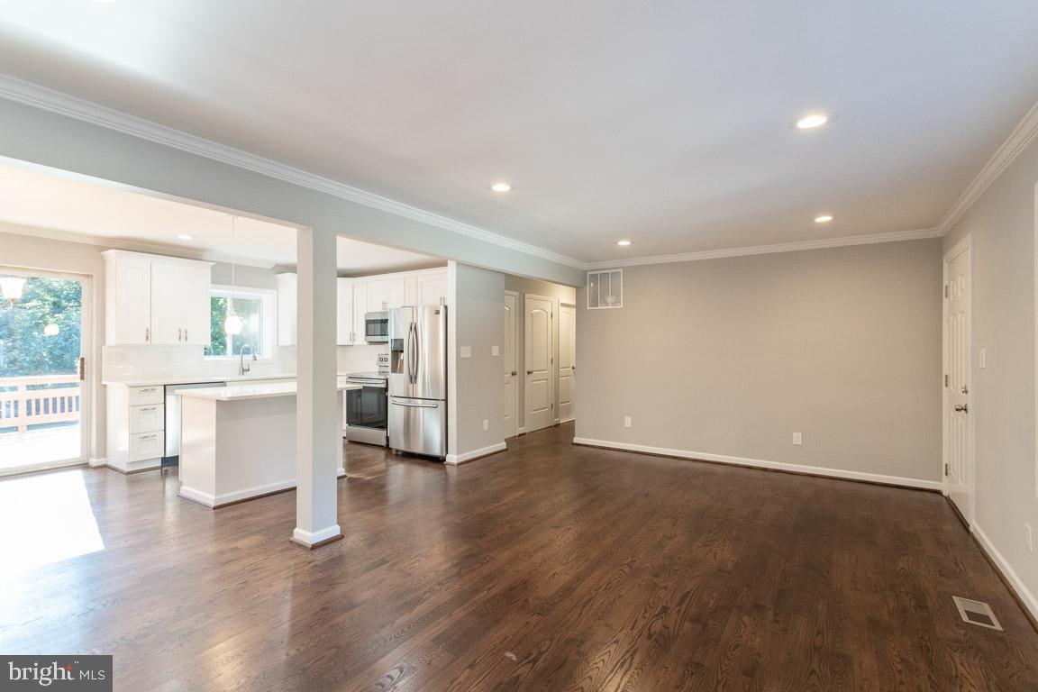 6725 Hackberry Street Springfield, VA 22150 - Photo 10 of 36