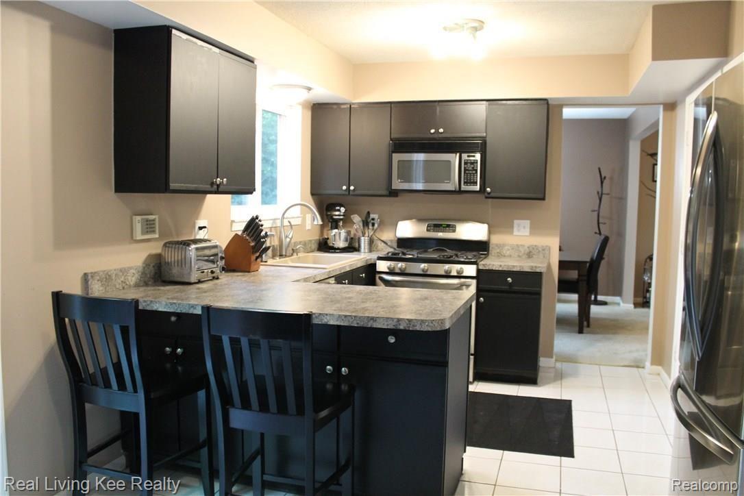 295 Whitney Drive Rochester, MI 48307 - Photo 9 of 42 kit1.jpg