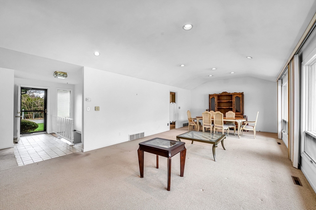 37 Bemis Road Holyoke, MA 01040 - Photo 5 of 41 Gallery Image 5