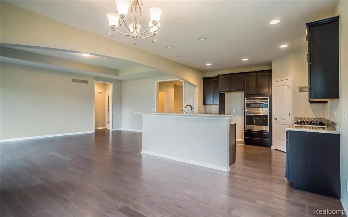 5508 Woodfall Road Clarkston, MI 48348 - Photo 15 of 23 16.jpg