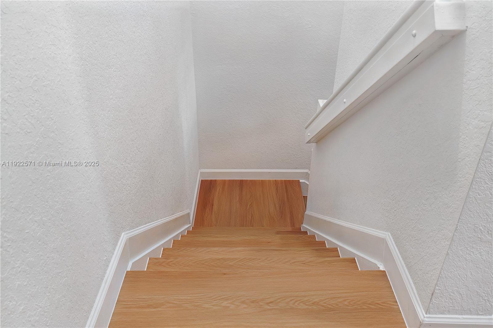 23471 Southwest 129th Path Homestead, FL 33032 - Photo 32 of 52 a view of entryway