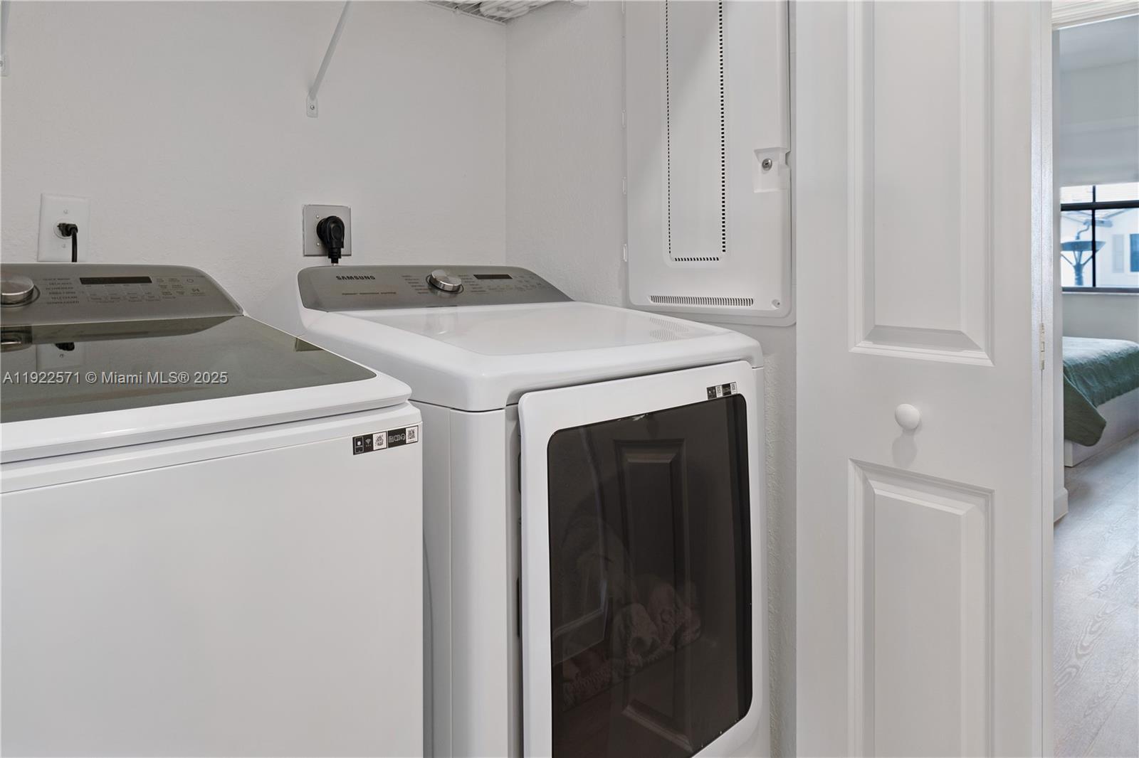 23471 Southwest 129th Path Homestead, FL 33032 - Photo 40 of 52 a utility room with dryer and washer