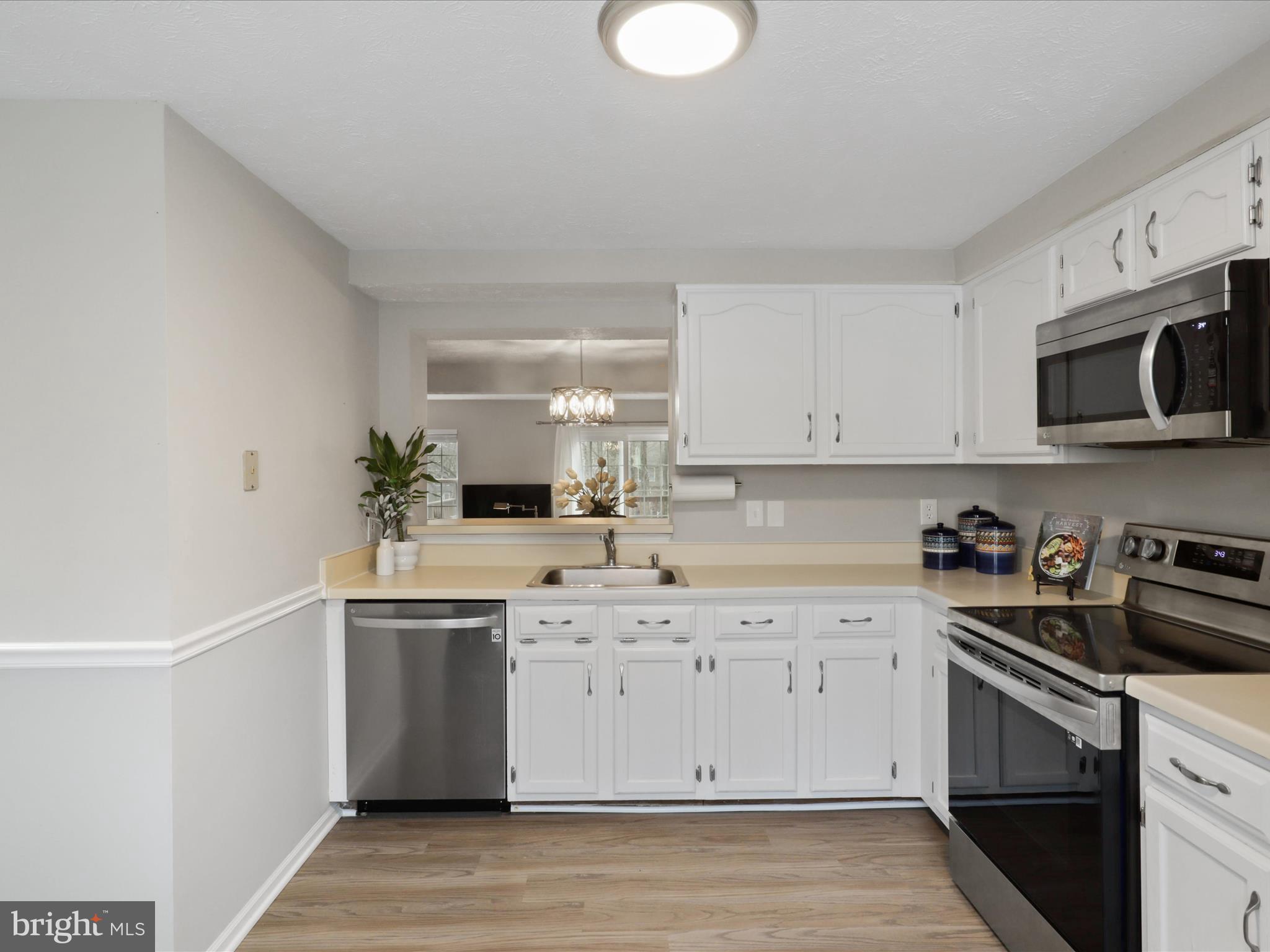 1561 Autumn Ridge Circle Reston, VA 20194 - Photo 7 of 53
